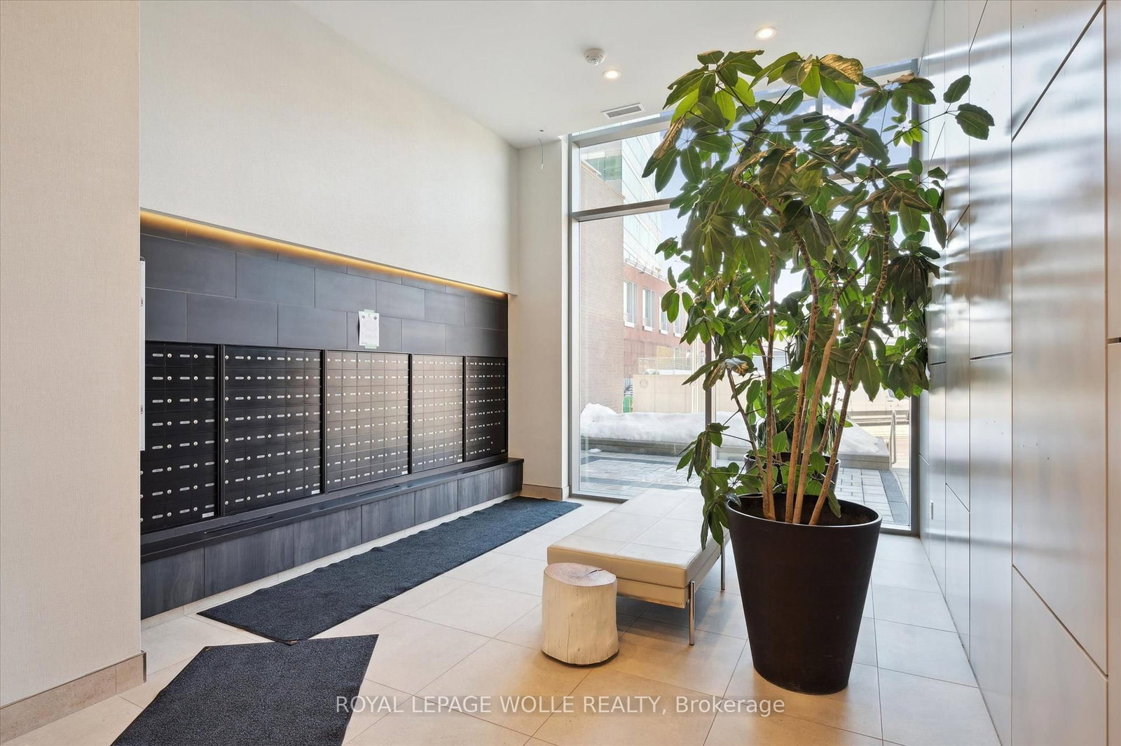 85 Duke Street W, Unit 1707 - Photo 46