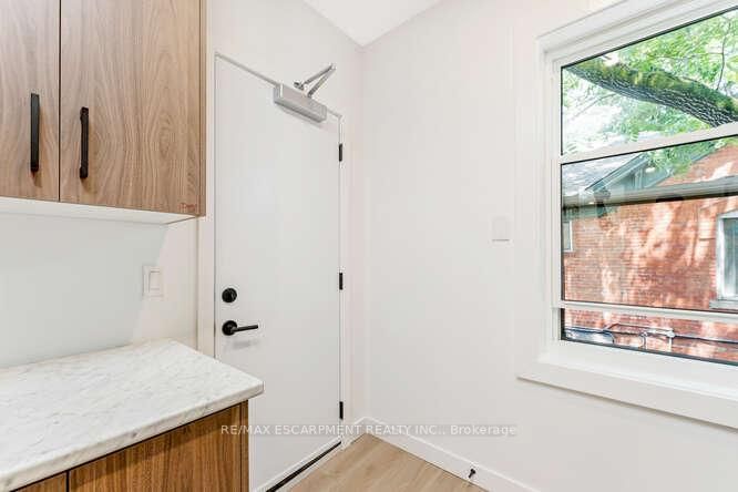 Semi-Detached House for lease at 11-127 Victoria Avenue, Hamilton, Ontario, L8N 2S9 - Stinson - MLS: X12815868