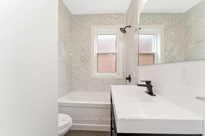 Semi-Detached House for lease at 11-127 Victoria Avenue, Hamilton, Ontario, L8N 2S9 - Stinson - MLS: X12815868