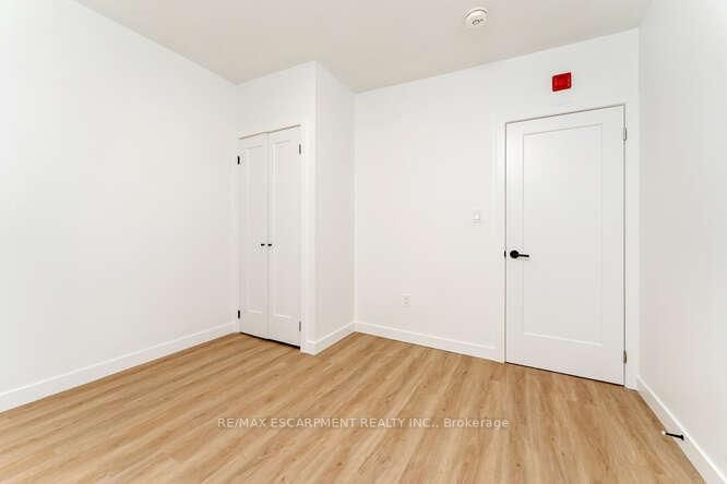 Semi-Detached House for lease at 11-127 Victoria Avenue, Hamilton, Ontario, L8N 2S9 - Stinson - MLS: X12815868