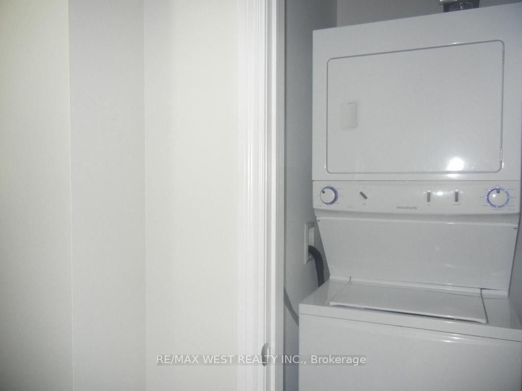 Condo for sale at 406-427 Aberdeen Avenue, Hamilton, Ontario, L8P 2S4 - Kirkendall - MLS: X12815934