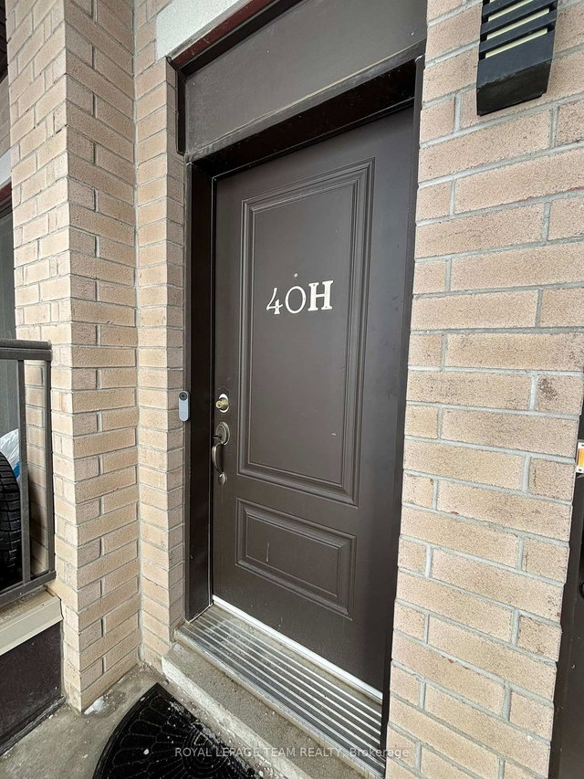 H - 40 Jaguar Private