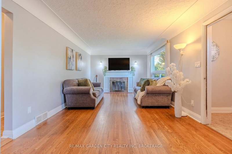 201 Thorold Rd, Welland, L3C 3V9 | Image 3