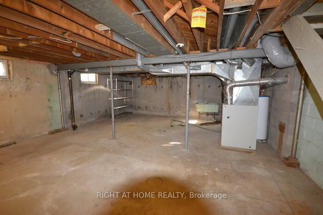 348 Woodroffe Avenue