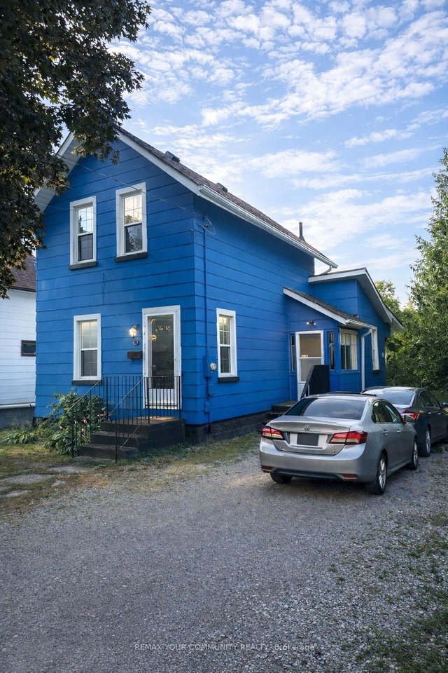 74 Adelaide Street S