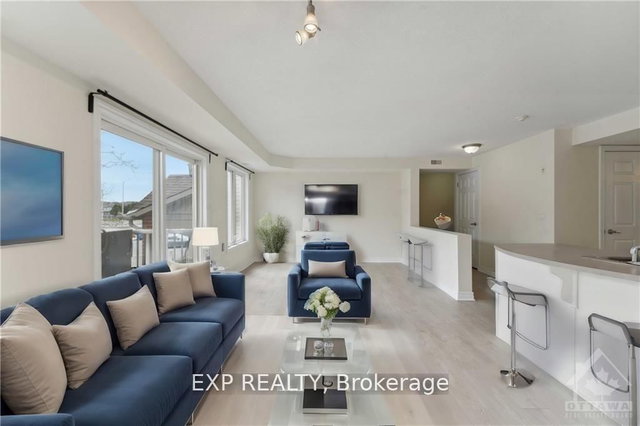 3 - 305 CRESTHAVEN Drive