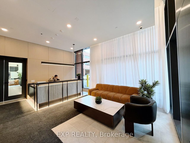 317 - 10 JAMES Street