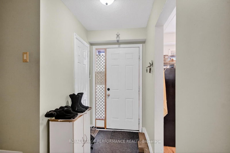 9 - 3064 Olympic Way, Ottawa, K1T 1Y6 | Image 3