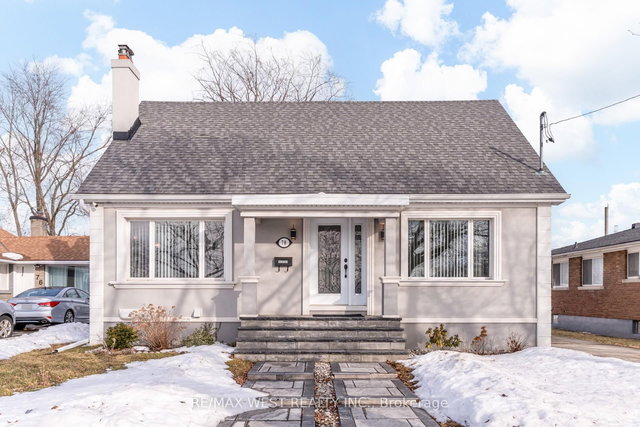 78 Golden Boulevard E