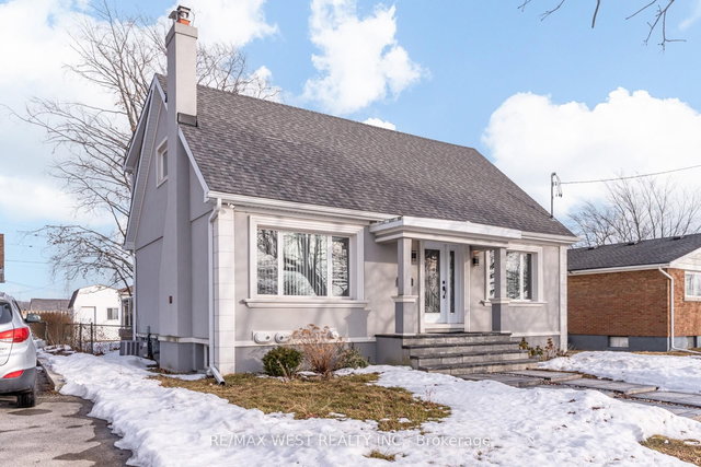 78 Golden Boulevard E