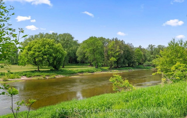 248 Victoria Street W