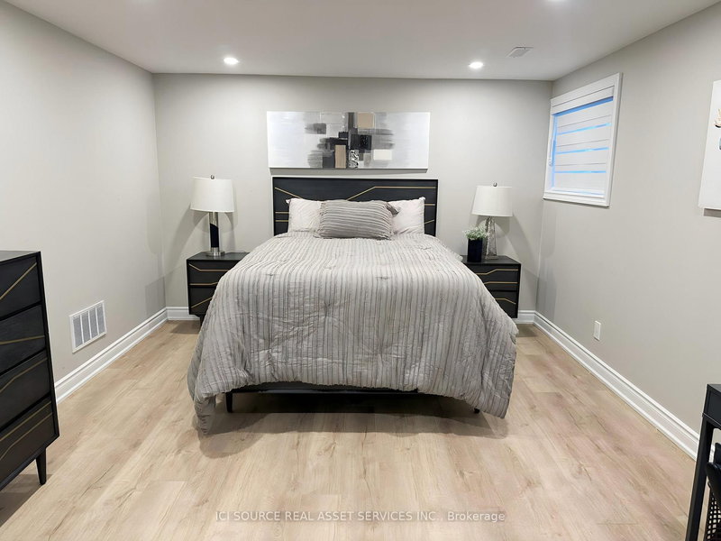 B - 30 York Dr, Peterborough, K9K 0H1 | Image 2