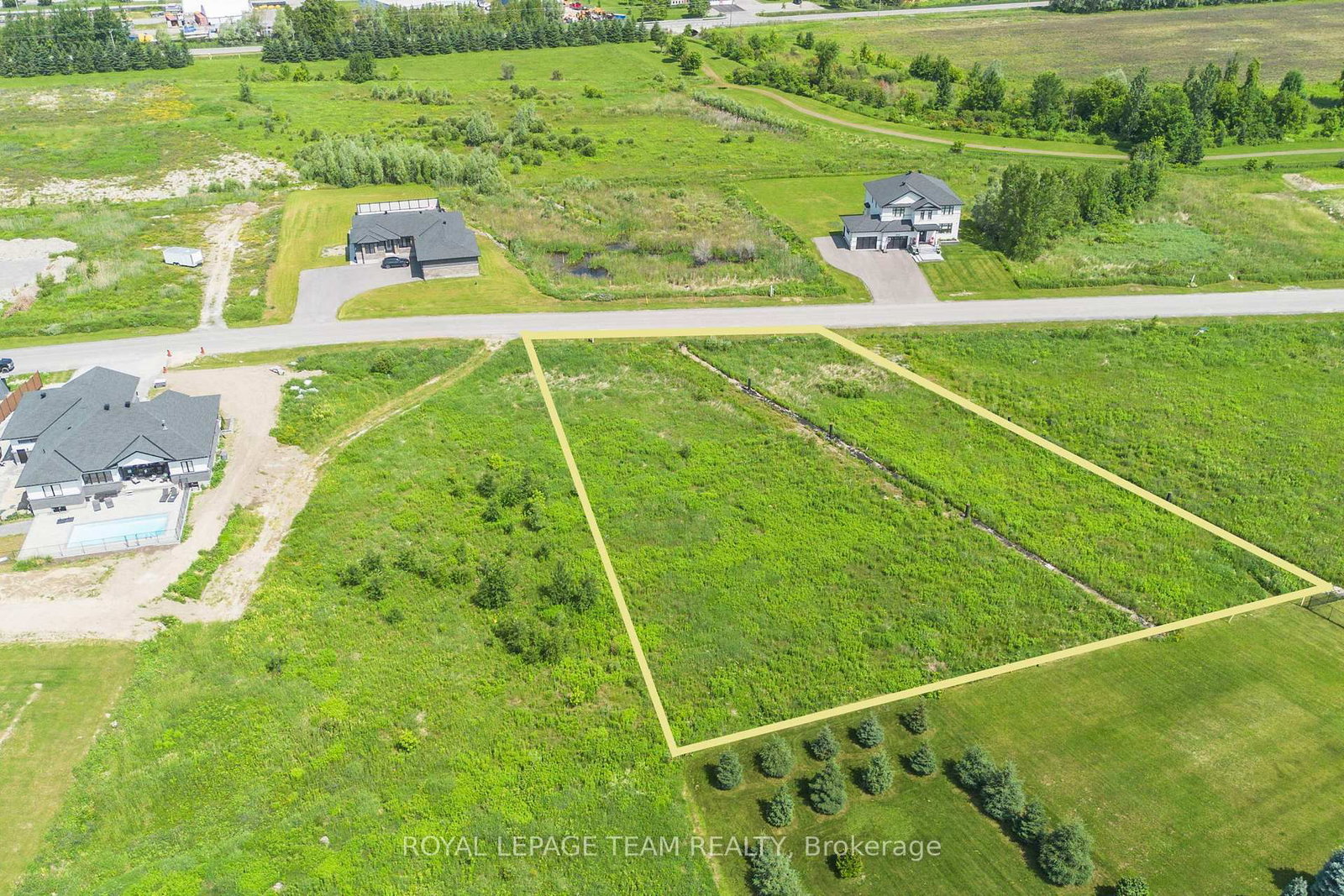 6785 Still Meadow Way E • Ottawa, ON photo 10