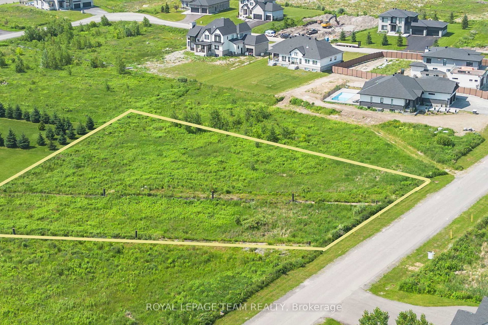 6785 Still Meadow Way E • Ottawa, ON photo 8