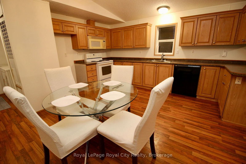 6 Olympia Ave, Puslinch, N0B 2C0 | Image 2