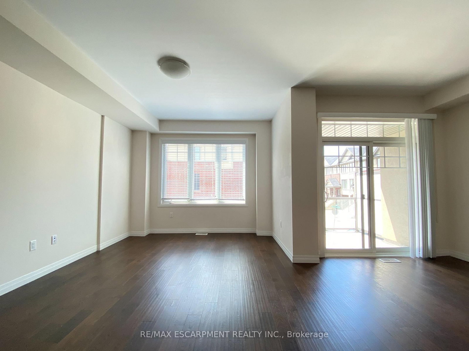 Townhouse for lease at 4 Workman Lane, Hamilton, Ontario, L9G 0H2 - Meadowlands - MLS: X12818356