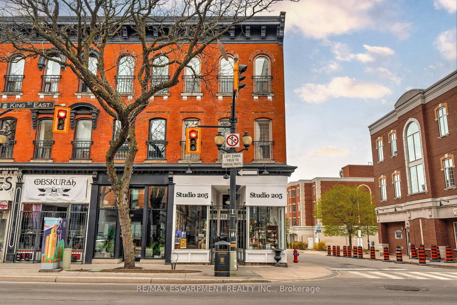 205 KING Street E - Photo 2