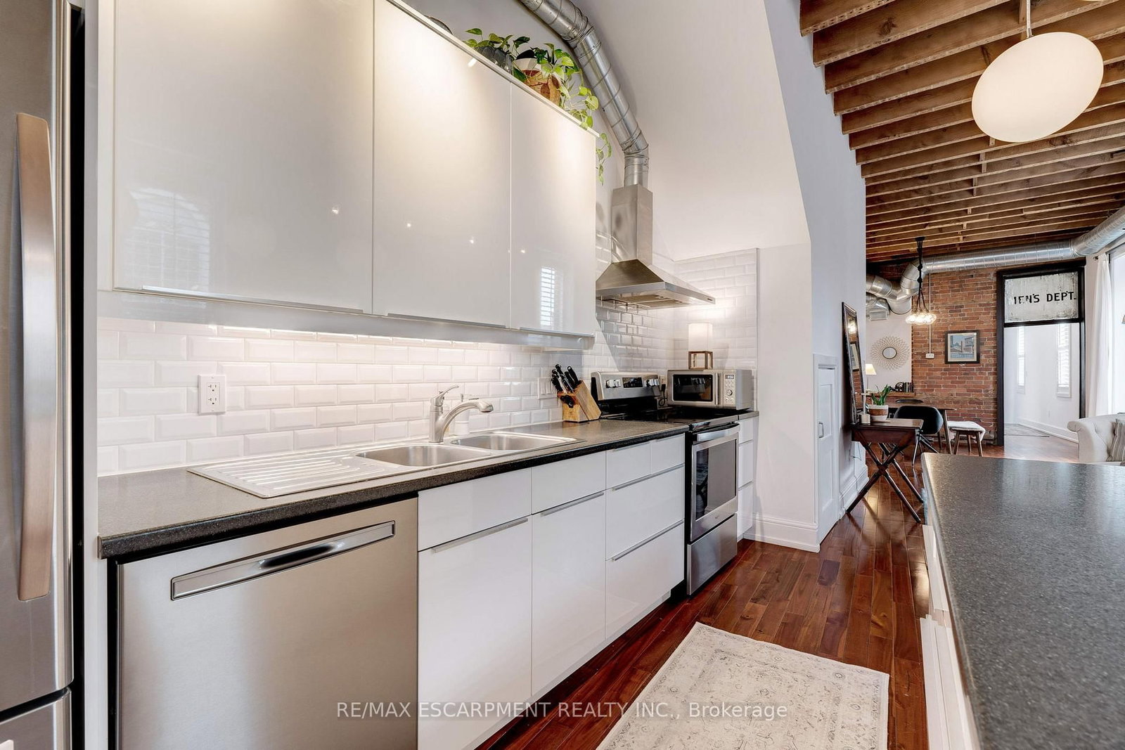 205 KING Street E - Photo 31