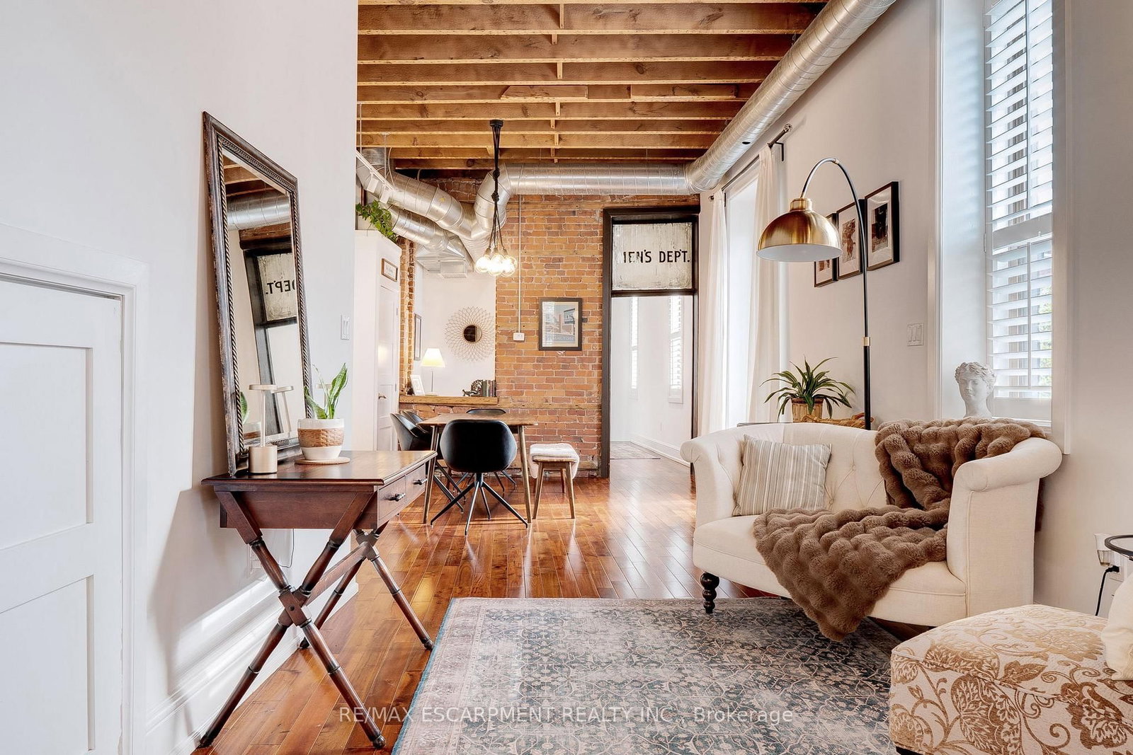 205 KING Street E - Photo 37