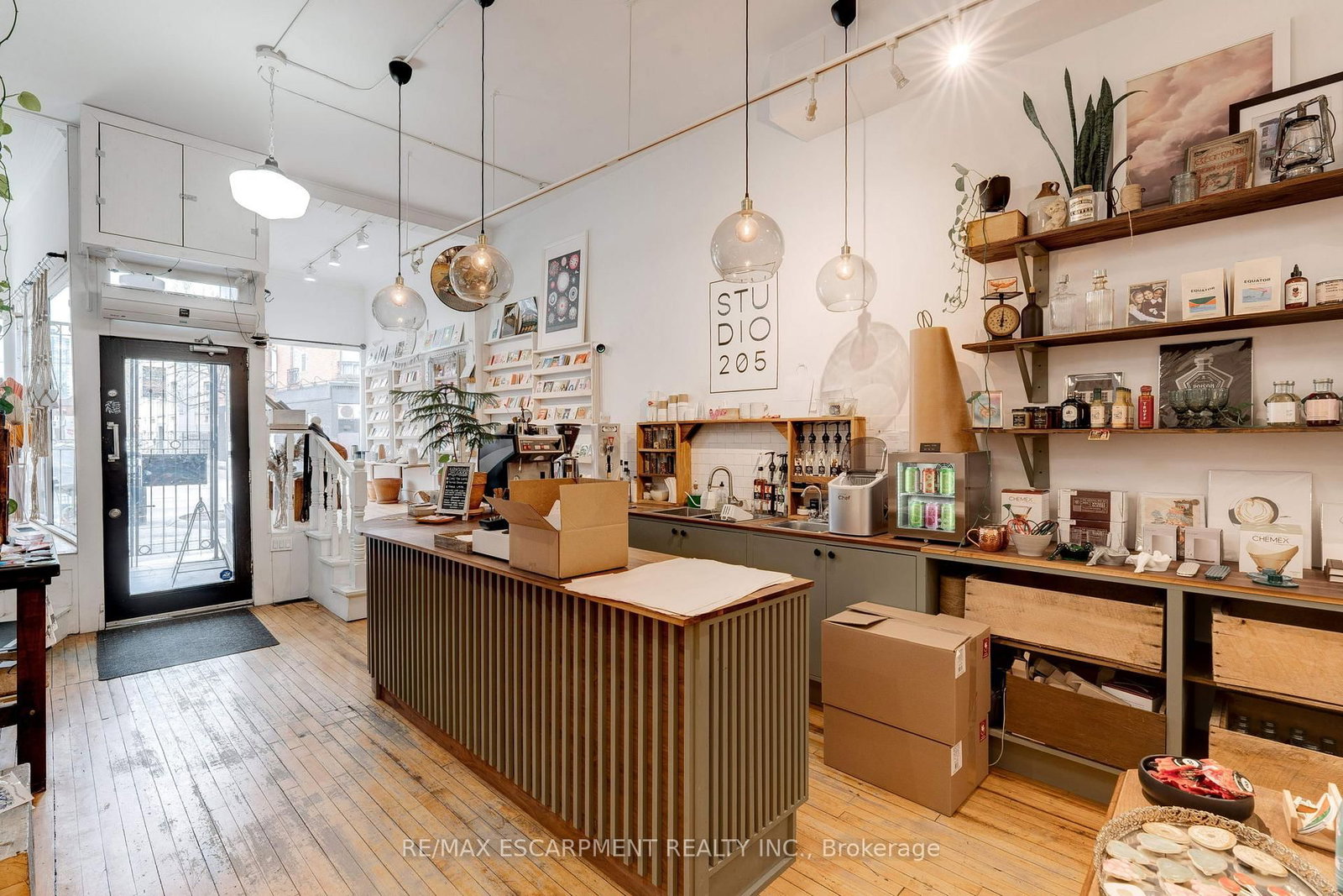 205 KING Street E - Photo 8