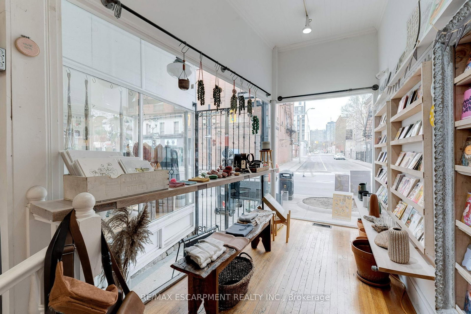 205 KING Street E - Photo 9