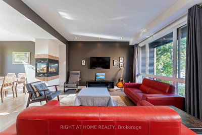 110 Little London Private, Ottawa, Ontario image-0-3