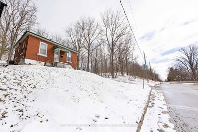 111 Broadway Street West, Brant, Ontario image-0-3