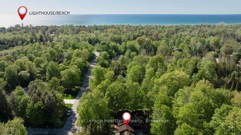 216 Shadywood Cres, Huron-Kinloss, N2Z 2X3 | Image 2