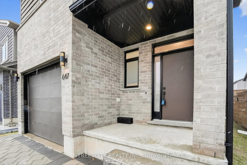 647 Blackacres Blvd, London North, N6G 0V2 | Image 2