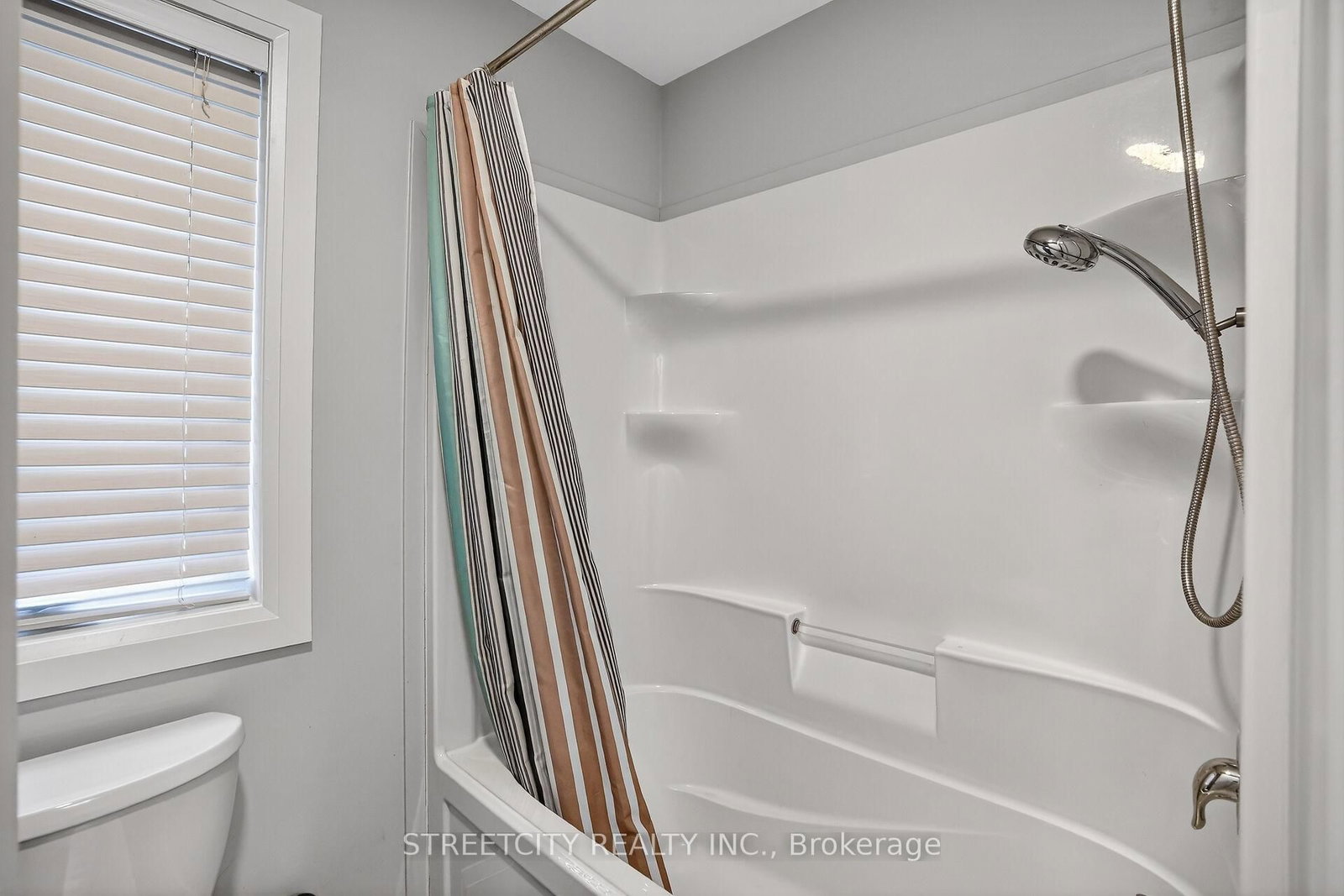 Detached House for sale at 647 Blackacres Boulevard, London North, Ontario, N6G 0V2 - North E - MLS: X12819184