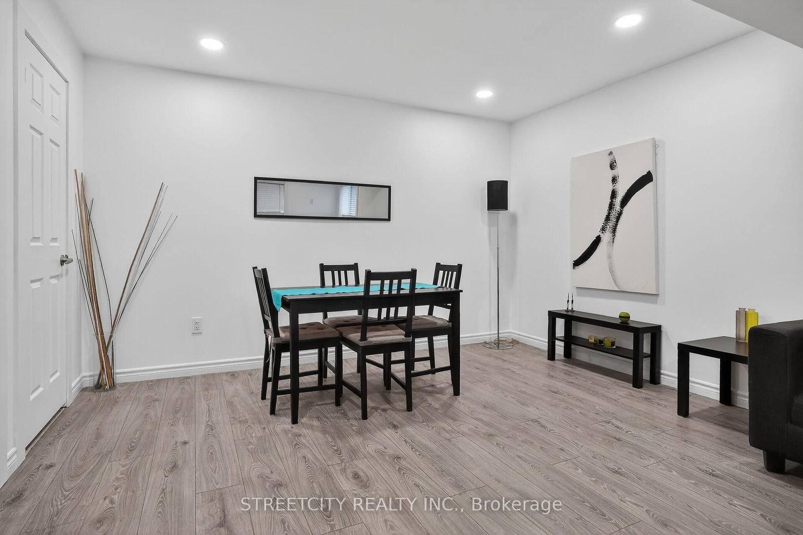 Detached House for sale at 647 Blackacres Boulevard, London North, Ontario, N6G 0V2 - North E - MLS: X12819184