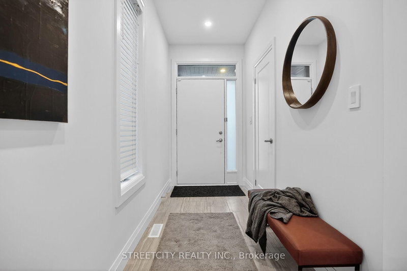 647 Blackacres Blvd, London North, N6G 0V2 | Image 3