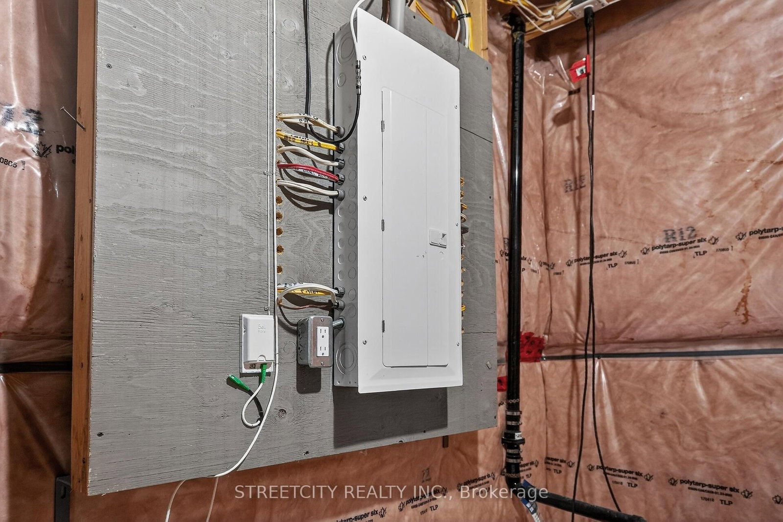 Detached House for sale at 647 Blackacres Boulevard, London North, Ontario, N6G 0V2 - North E - MLS: X12819184