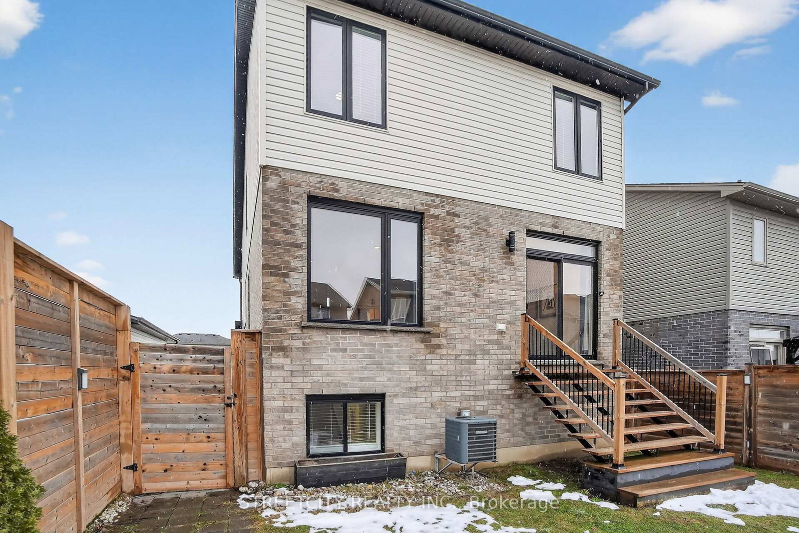 Detached House for sale at 647 Blackacres Boulevard, London North, Ontario, N6G 0V2 - North E - MLS: X12819184