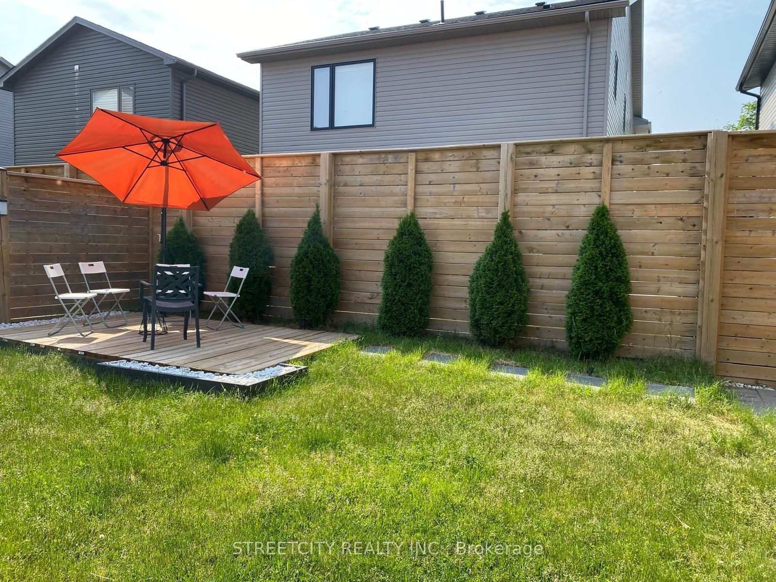 Detached House for sale at 647 Blackacres Boulevard, London North, Ontario, N6G 0V2 - North E - MLS: X12819184