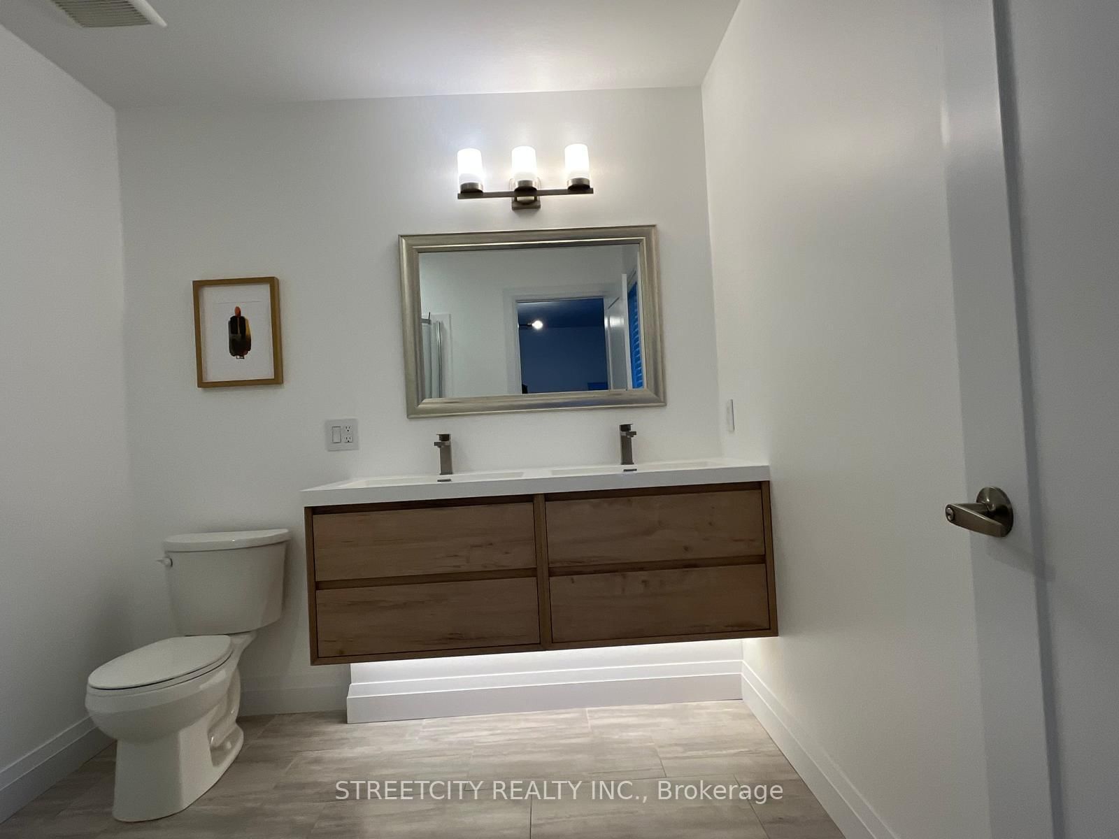 Detached House for sale at 647 Blackacres Boulevard, London North, Ontario, N6G 0V2 - North E - MLS: X12819184