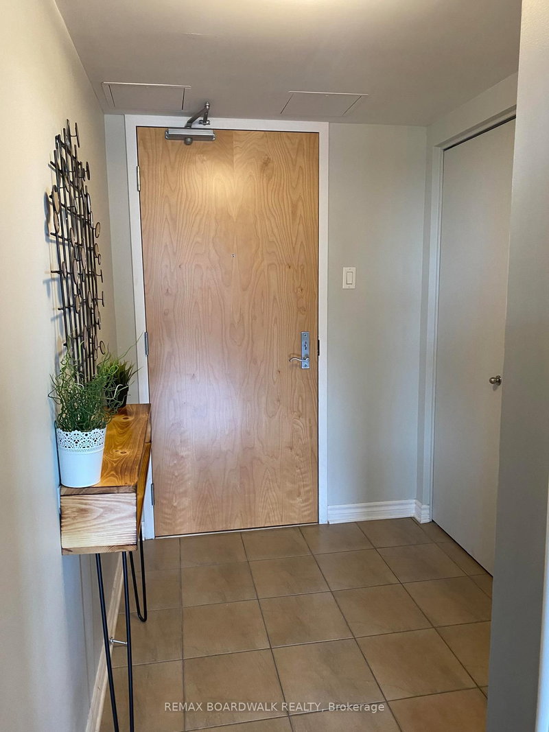 home for lease on 610-250 LETT Street