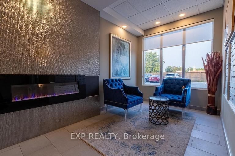 402 - 6289 Mcleod Rd, Niagara Falls, L2G 3E9 | Image 2