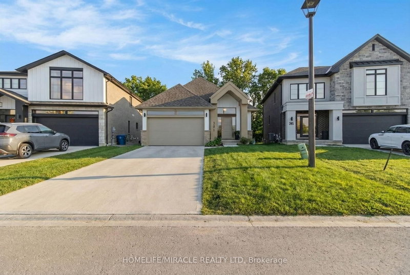 201 Dempsey Dr, Stratford, N5A 0K5 | Image 2