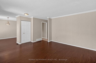 72 Boston Crescent, Hamilton, Ontario image-0-4