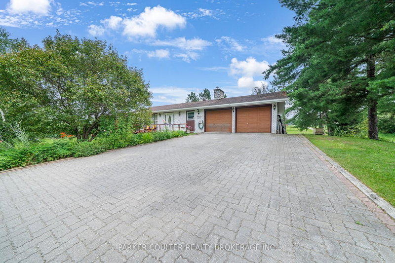 236 Queen St, Burk's Falls, P0A 1C0 | Image 2