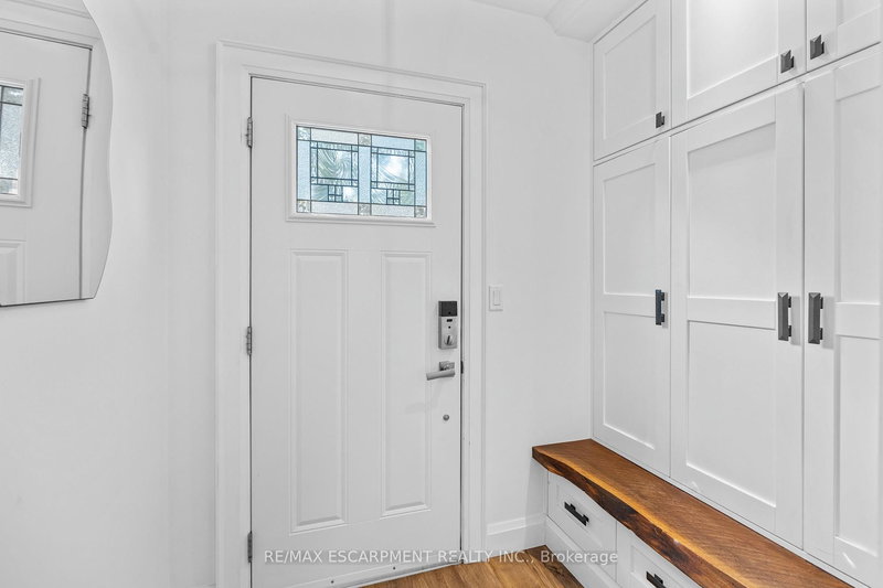 17 Davis St W, Norfolk, N3Y 2R2 | Image 2