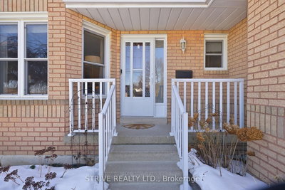 705 Carlisle Street, Cobourg, Ontario image-0-3