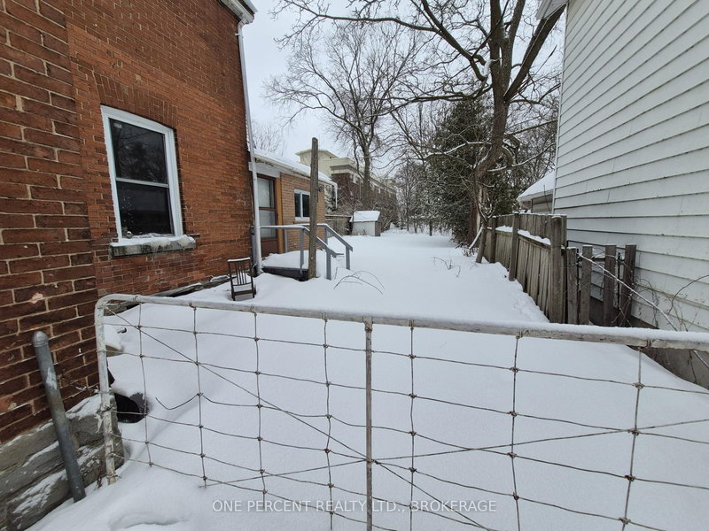 445 Albert St, Kingston, K7L 3W4 | Image 3
