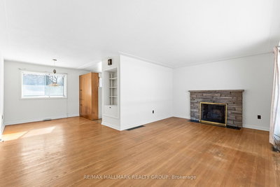 6228 Perth Street, Richmond, Ontario image-0-4