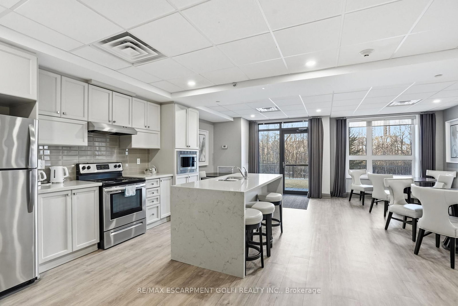 125 Shoreview Place, Unit 102 - Photo 28