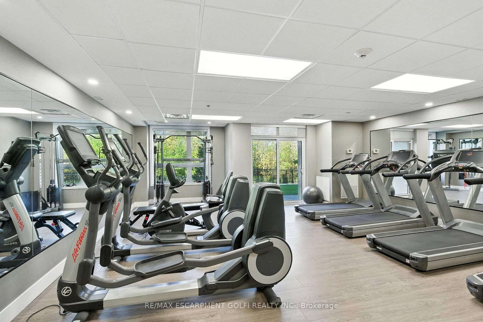 125 Shoreview Place, Unit 102 - Photo 31