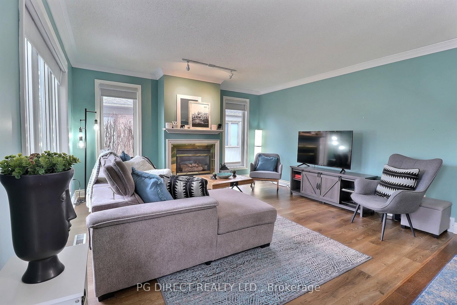 Listing Image 8