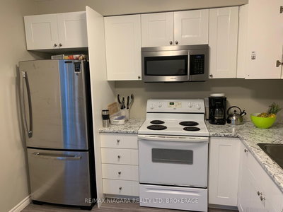 310 OAKDALE Avenue, St. Catharines, Ontario image-0-1