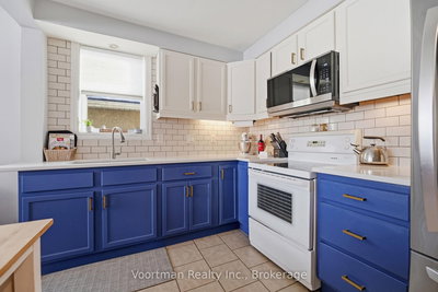 18 Capner Street, St. Catharines, Ontario image-0-1